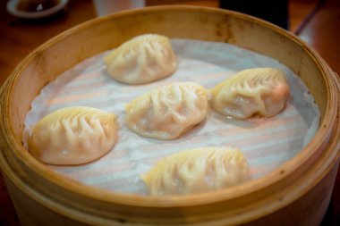 Buğulanmış karides ve domuz köfte Ding Tai Fung restorandan popüler yemekler.