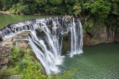 Shifen Şelalesi Pingxi District bulunan doğal bir şelale, New Taipei City, Tayvan, Keelung Nehri'nin üst ulaşır.