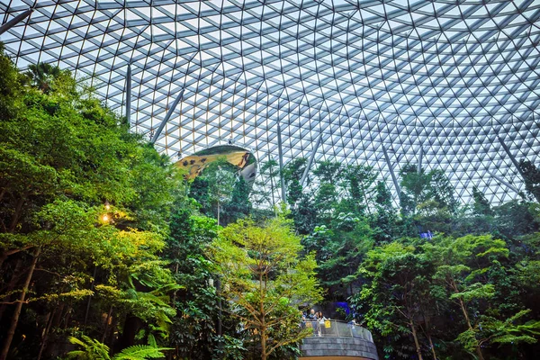 Singapore July 2019 Jewel Changi Airport Nature Themed Entertainment Retail — Stock Photo, Image