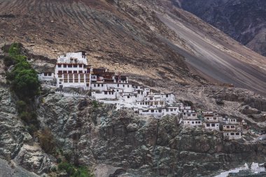 Jammu, Diskit Gompa Kuzey Hindistan 'ın Nubra Vadisi' ndeki en eski ve en büyük Budist manastırı..