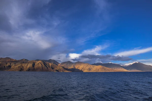 Lago Pangong Tiene 134Km Largo Extiende Desde India Hasta China —  Fotos de Stock