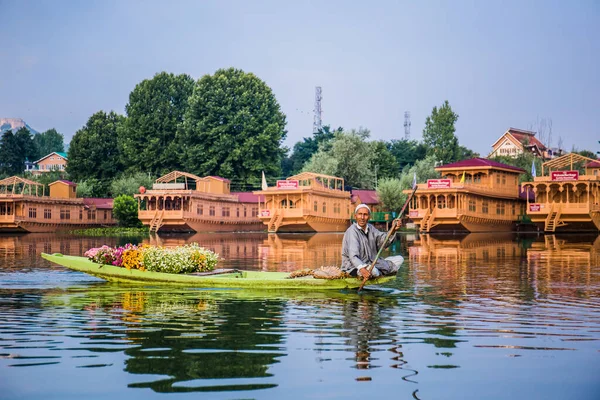 Srinagar Jammu Och Kashmir Indien Juni 2019 Blomsterförsäljare Och Hans — Stockfoto