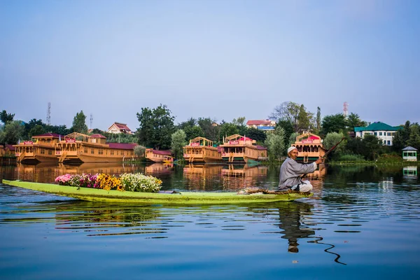 Srinagar Jammu Och Kashmir Indien Juni 2019 Blomsterförsäljare Och Hans — Stockfoto