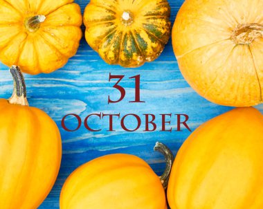 Kabaklar yazma çevresinde - 31 Ekim çerçeve oluşturur, metin, düz yatıyordu, en iyi görünüm için yer Kopyala. Cadılar Bayramı ve Şükran kavramı