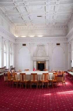 Yalta, Kırım - Haziran 2012: 1945 yılında Stalin, Churchill ve Roosevelt 'in İkinci Dünya Savaşı sırasında buluştuğu Livadia Sarayı' ndaki konferans odasının içi.