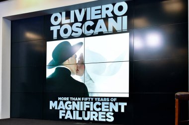 Moskova, Rusya - 24 Nisan 2018: İtalyan fotoğrafçı Oliviero Toscani'nin usta sınıfı, İtalyan markası Benetton için tartışmalı reklam kampanyaları tasarlamakla dünya çapında tanınıyor.