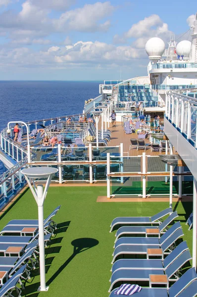 View Deck Cruise Ship Ocean Seating Area Passengers Chairs Sun — Stock Photo, Image