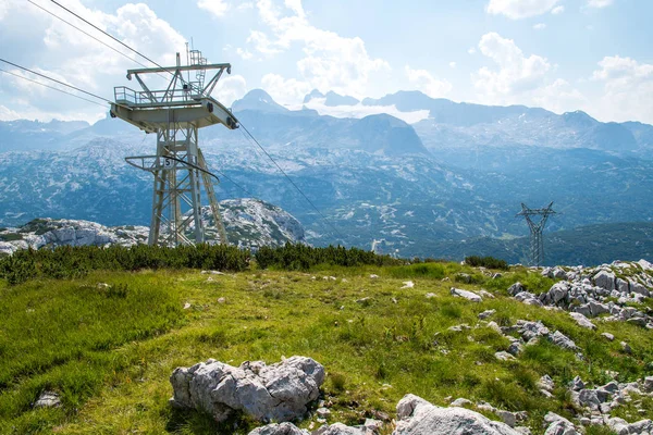 Avusturya Alpleri'ndeki teleferiğe destek