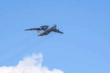 MOSCOW, RUSSIA - Haziran 2020: Rus uzun menzilli radar algılama ve kontrol uçağı A-50 (Mainstay) zaferin 75. yıldönümü onuruna düzenlenen geçit töreninde.