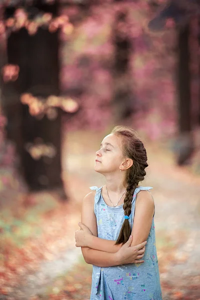 Ritratto Della Ragazza All Aperto — Foto Stock