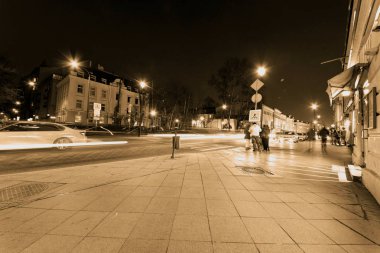 Araba ışıkları ile uzun pozlama gece şehir manzara