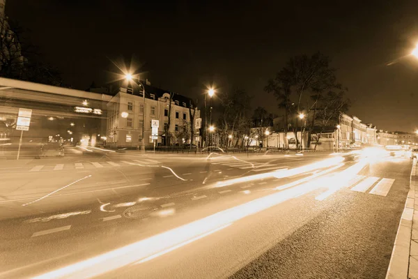 Noční Městská Krajina Dlouhým Působením Světel Aut — Stock fotografie