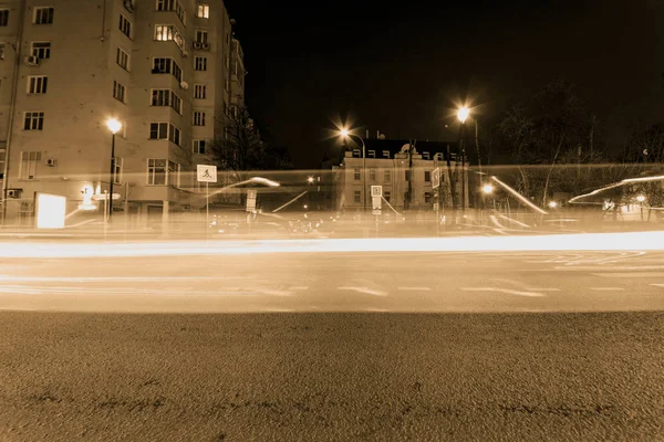 Noční Městská Krajina Dlouhým Působením Světel Aut — Stock fotografie