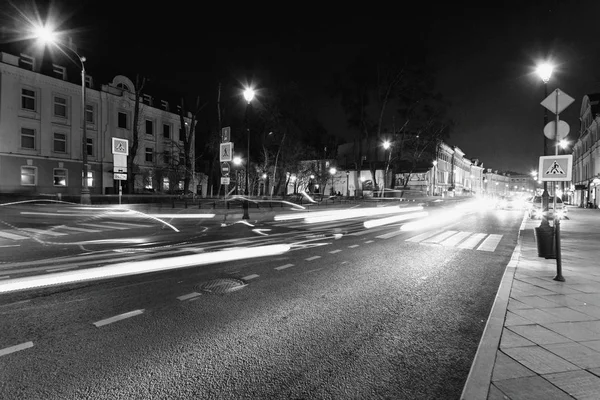 Noční Městská Krajina Dlouhým Působením Světel Aut — Stock fotografie