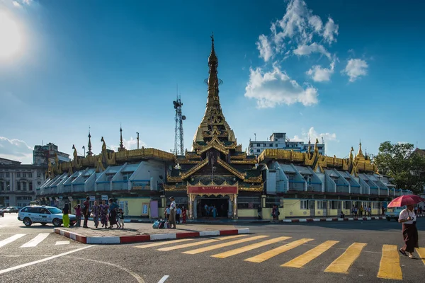 Янгон Мьянма Декабря 2016 Года Суле Пагода Знаменитый Исторический Храм — стоковое фото