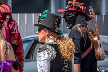 Thames, Waikato - 10 Kasım: 10 Kasım 2018 Thames Yeni Zelanda ana caddede Buhar Punk geçit .