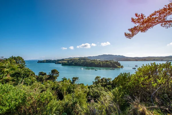 A beautiful view of the historic Mangonui harbour in the far north of New Zealand — Stock Photo, Image