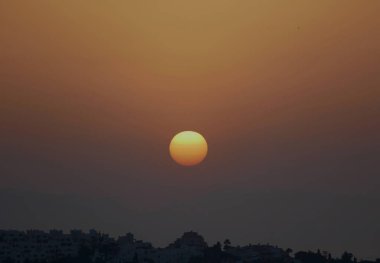 Güney İspanya,Endülüs'te sabah saat 6 sularında muhteşem bir gün doğumu