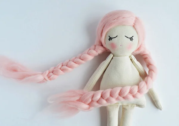 Rag Doll Pink Hair Braids Tutorial — Stock Photo, Image