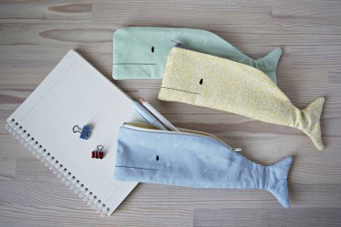 Balina kalem örnekleri, notlar ve kalemleri ahşap tablo