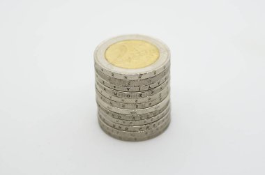 Beyaz kağıt üzerinde kullanılan euro para birimi