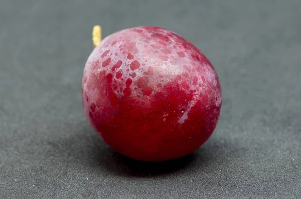 Tiro Algumas Uvas Pedaço Pano Bordeaux — Fotografia de Stock