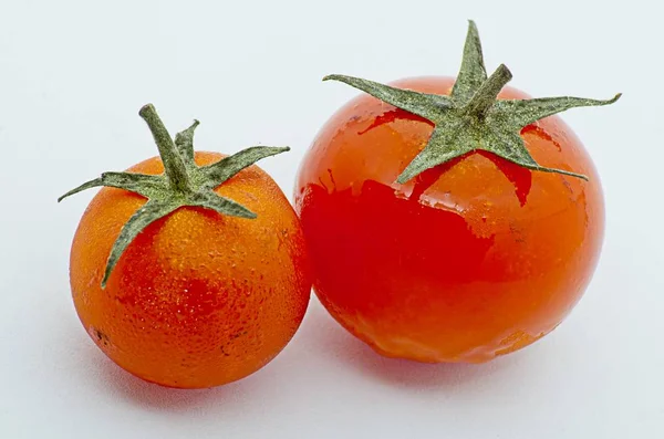 Photos Rapprochées Tomates Cerises Sur Fond Blanc — Photo