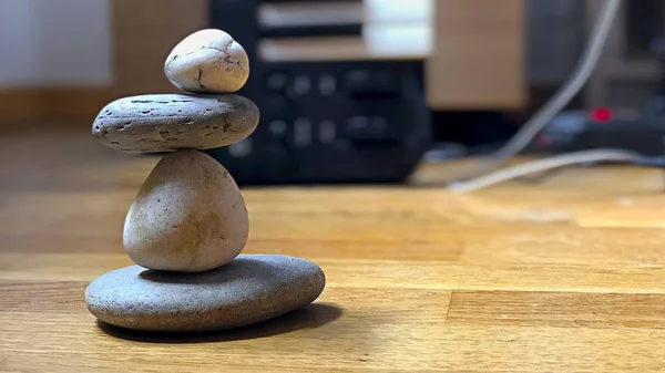 Bir Stüdyoda Yerde Zen Benzeri Taşlar — Stok fotoğraf