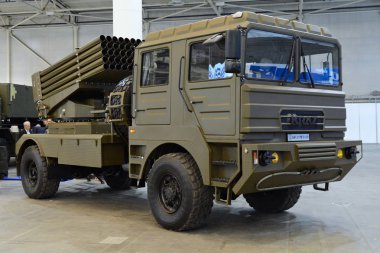 Kiev, Ukrayna - 8 Ekim 2018: Uluslararası İhtisas Fuarı silah ve güvenlik 2018 sırasında askeri teçhizat