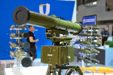 Kiev, Ukrayna - 8 Ekim 2018: Uluslararası İhtisas Fuarı silah ve güvenlik 2018 sırasında askeri teçhizat