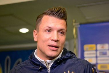 Kiev, Ukrayna - 10 Kasım 2018: Yevhen Konoplyanka açık bir egzersiz sırasında Ukrayna Millî Futbol Takımı futbolcusu