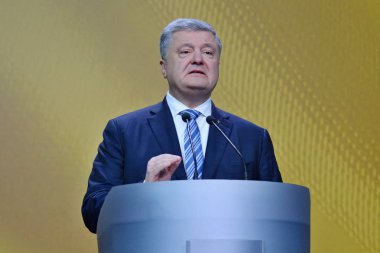 Kiev, Ukrayna - 16 Aralık 2018: Ukrayna Cumhurbaşkanı Petro Kiev onun haber toplantısında basına konuşan Poroshenko
