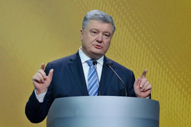 Kiev, Ukrayna - 16 Aralık 2018: Ukrayna Cumhurbaşkanı Petro Kiev onun haber toplantısında basına konuşan Poroshenko