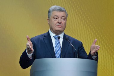 Kiev, Ukrayna - 16 Aralık 2018: Ukrayna Cumhurbaşkanı Petro Kiev onun haber toplantısında basına konuşan Poroshenko