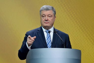 Kiev, Ukrayna - 16 Aralık 2018: Ukrayna Cumhurbaşkanı Petro Kiev onun haber toplantısında basına konuşan Poroshenko