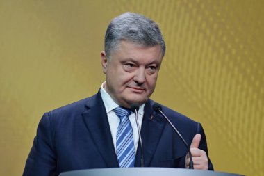 Kiev, Ukrayna - 16 Aralık 2018: Ukrayna Cumhurbaşkanı Petro Kiev onun haber toplantısında basına konuşan Poroshenko
