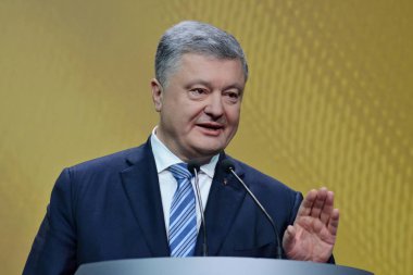 Kiev, Ukrayna - 16 Aralık 2018: Ukrayna Cumhurbaşkanı Petro Kiev onun haber toplantısında basına konuşan Poroshenko
