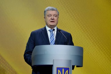 Kiev, Ukrayna - 16 Aralık 2018: Ukrayna Cumhurbaşkanı Petro Kiev onun haber toplantısında basına konuşan Poroshenko