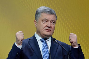 Kiev, Ukrayna - 16 Aralık 2018: Ukrayna Cumhurbaşkanı Petro Kiev onun haber toplantısında basına konuşan Poroshenko