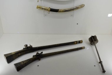 Kiev, Ukrayna - 26 Şubat 2019:Antique kılıcı Rusya tarafından Kırım askeri işgal 5 yıldönümü 