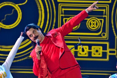 Kiev, Ukrayna - 9 Temmuz 2019: Müzik Festivali Sırasında Şarkıcı Pavlo Zibrov Atlas Weekend 2019