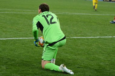 Kyiv, Ukrayna - 14 Ekim 2019: Ukrayna kalecisi Andriy Pyatov Ukrayna ve Portekiz arasında Kyiv Olimpiyat Stadyumu 'nda oynanan karşılaşmada görev aldı