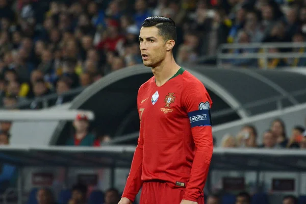 Kyiv, Ukrayna - 14 Ekim 2019: Portekizli Cristiano Ronaldo Ukrayna ve Portekiz arasında oynanan Avrupa ön eleme maçında Kyiv Olimpiyat Stadyumu 'nda