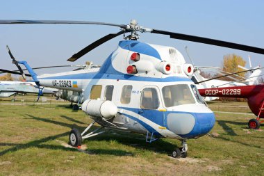 Kyiv, Ukrayna - 19 Ekim 2019: Ukrayna Havacılık Müzesinde Helikopter Mil Mi-2 