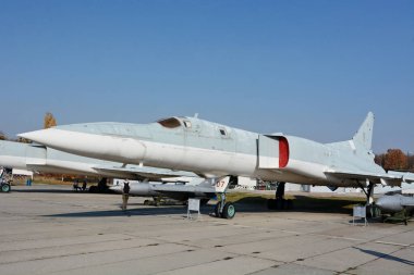 Kyiv, Ukrayna - 19 Ekim 2019: Ukrayna Havacılık Müzesinde Tupolev Tu-22 metre 