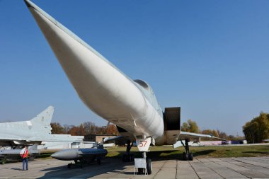 Kyiv, Ukrayna - 19 Ekim 2019: Ukrayna Havacılık Müzesinde Tupolev Tu-22 metre 