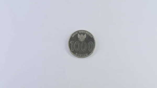 Mil monedas Aislado sobre fondo blanco — Foto de Stock