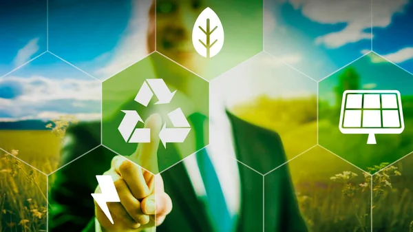 Biznes Wskazuje Ikonę Recyklingu Zieloną Przyszłość Koncepcję Zrównoważonego Rozwoju — Zdjęcie stockowe