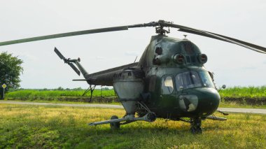 Püskürtme kimyasalları için donatılmış helikopter