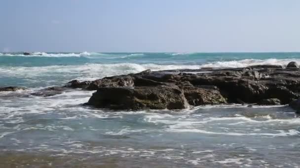 Mediterranean Sea Waves Hitting Rocks Coast — Stock Video